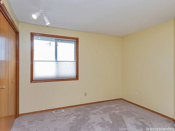 3rd image of 659 NE Alexis Ct