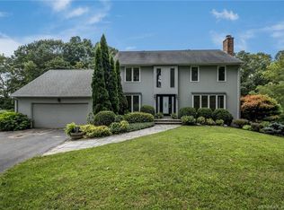 29 Bridle Path Ln, Madison, CT 06443