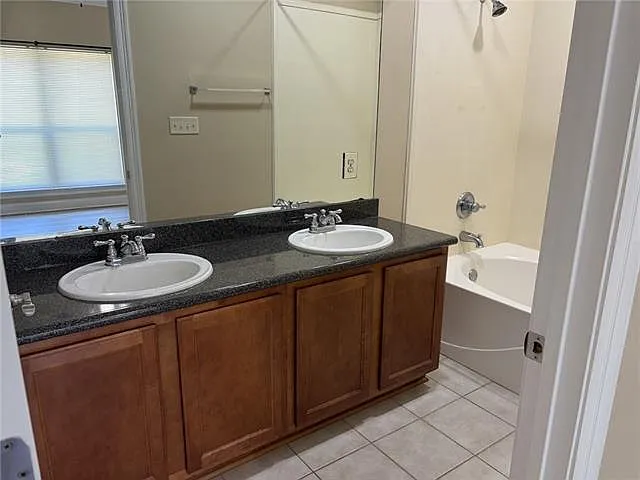 144 Nickel Loop — Photo 18