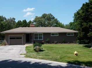 200 NE Johnson St, Lees Summit, MO 64063