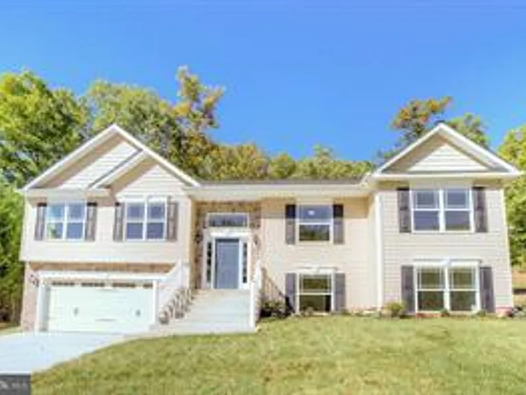 1002 Aquia Dr — Photo 1