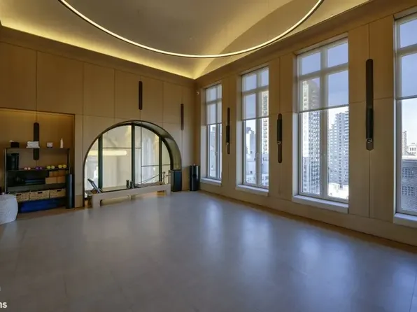 200 East 83rd Street image 27 of 29