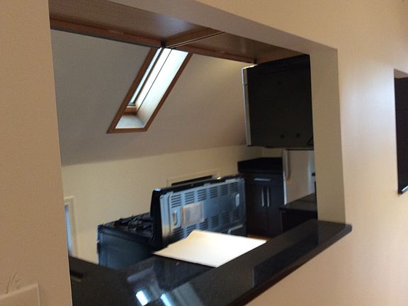 3rd image of 1260 N Bosworth Ave APT 3