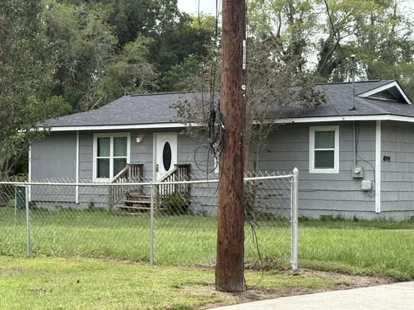 4019 5th St, Garden City, GA 31408