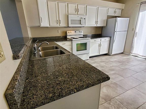 5th image of 7970 Camfield Cir