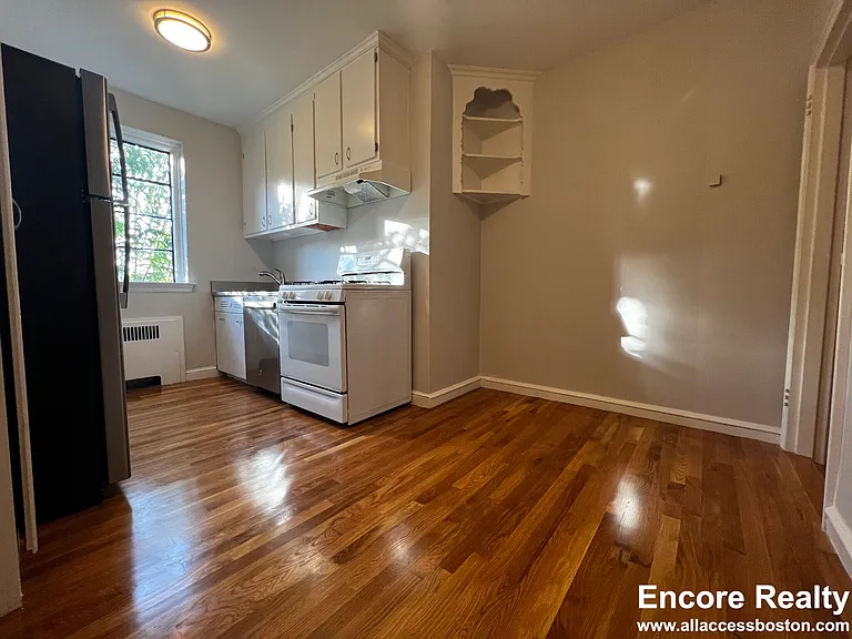 115 Longwood Ave #2 — Photo 6