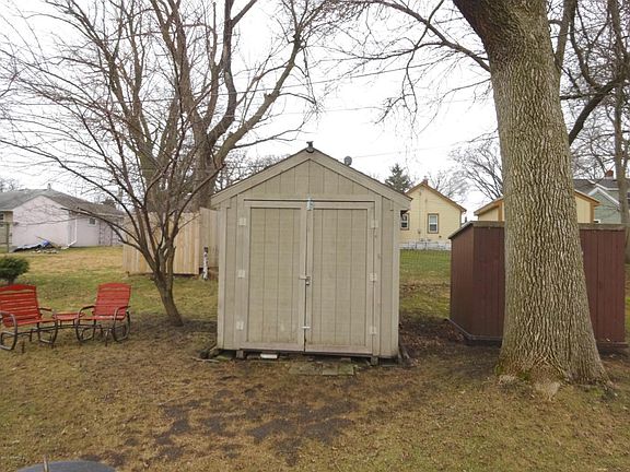 2nd image of 710 Amelia Pl