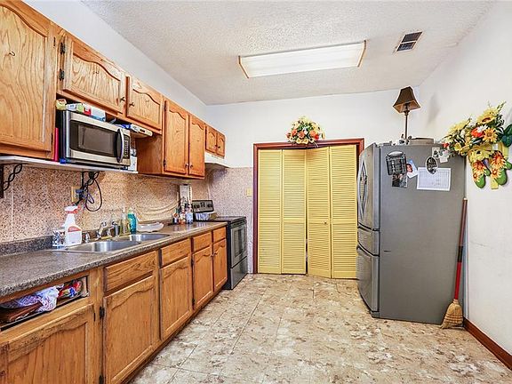 3rd image of 2437-39 George Nick Connor Dr