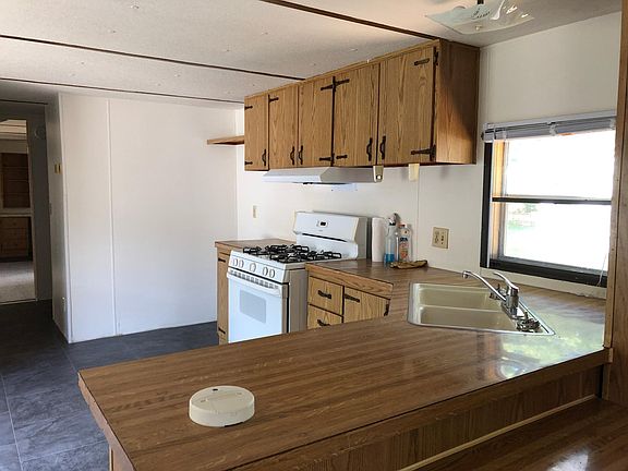 3rd image of 901 Aubin St Lot 90