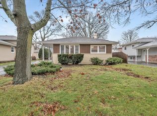 5825 Virginia Ave, Clarendon Hills, IL