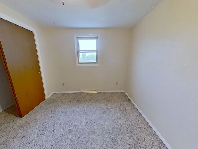 139 Oak Manor Dr — Photo 8