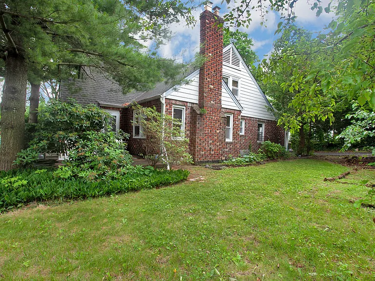 72 Berkshire Rd — Photo 17