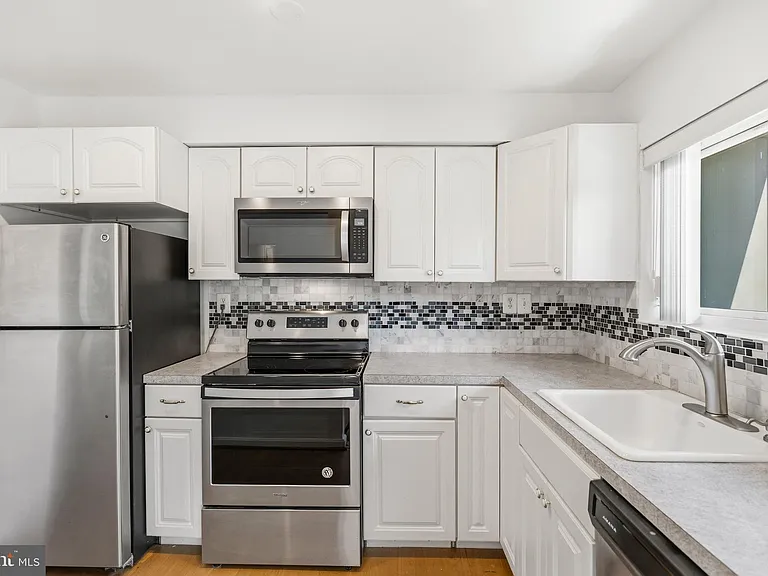 3240 S 28th St #403 — Photo 12