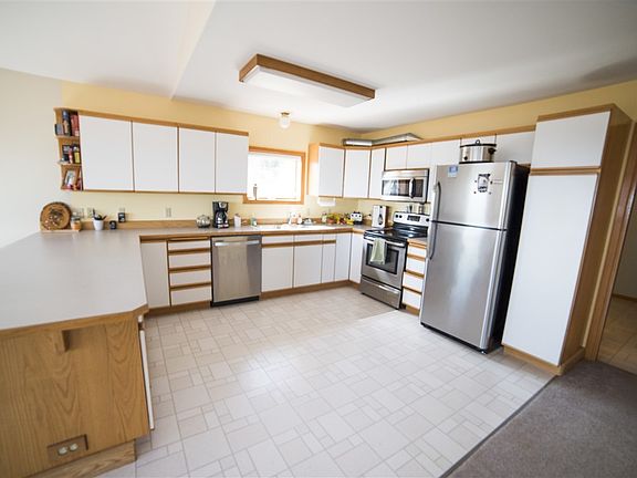 3rd image of 1444 Birchwood Dr