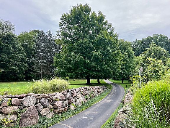 Stone-lined drive