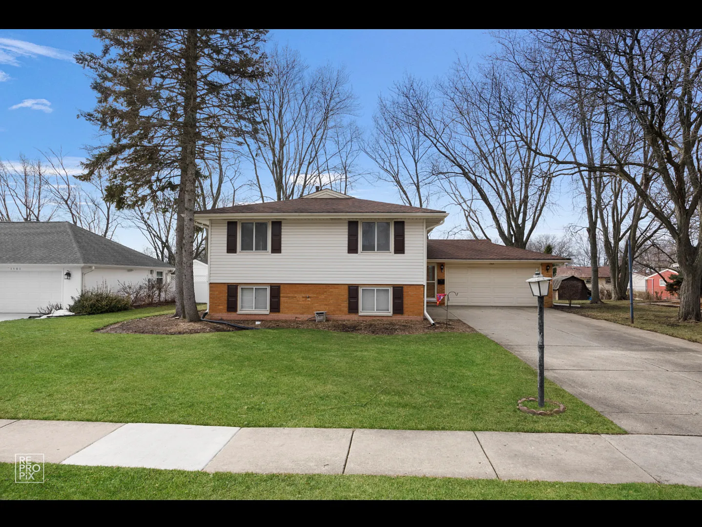 1505 Harvard Ln photo 1