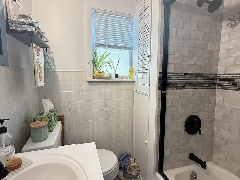 27 Peaceable St #2 — Photo 9