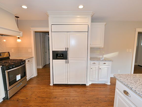 5th image of 465 S Zurich Ave E
