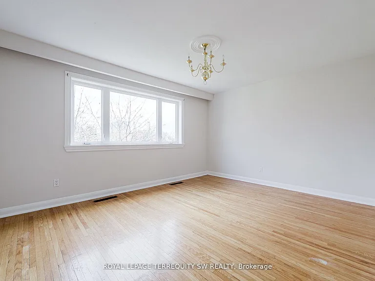 35 Euphrasia Dr — Photo 30