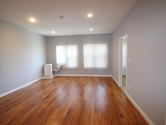 4th image of 777 S Westmoreland Ave #317
