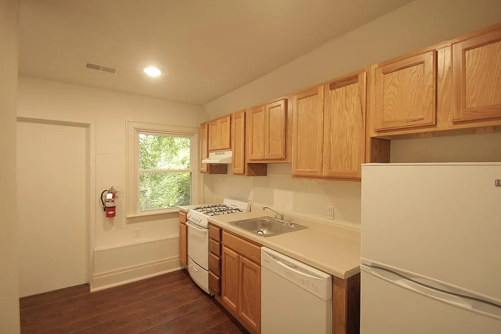 Building Photo - 419 Peebles St #3