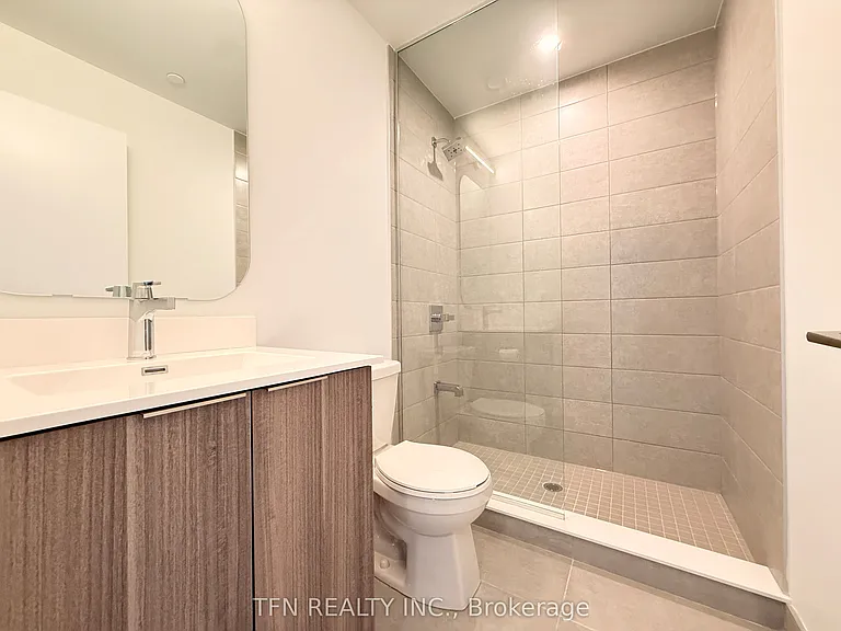 15 Richardson St #727 — Photo 8