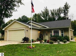 8696 Streamview, Williamsburg, MI 49690