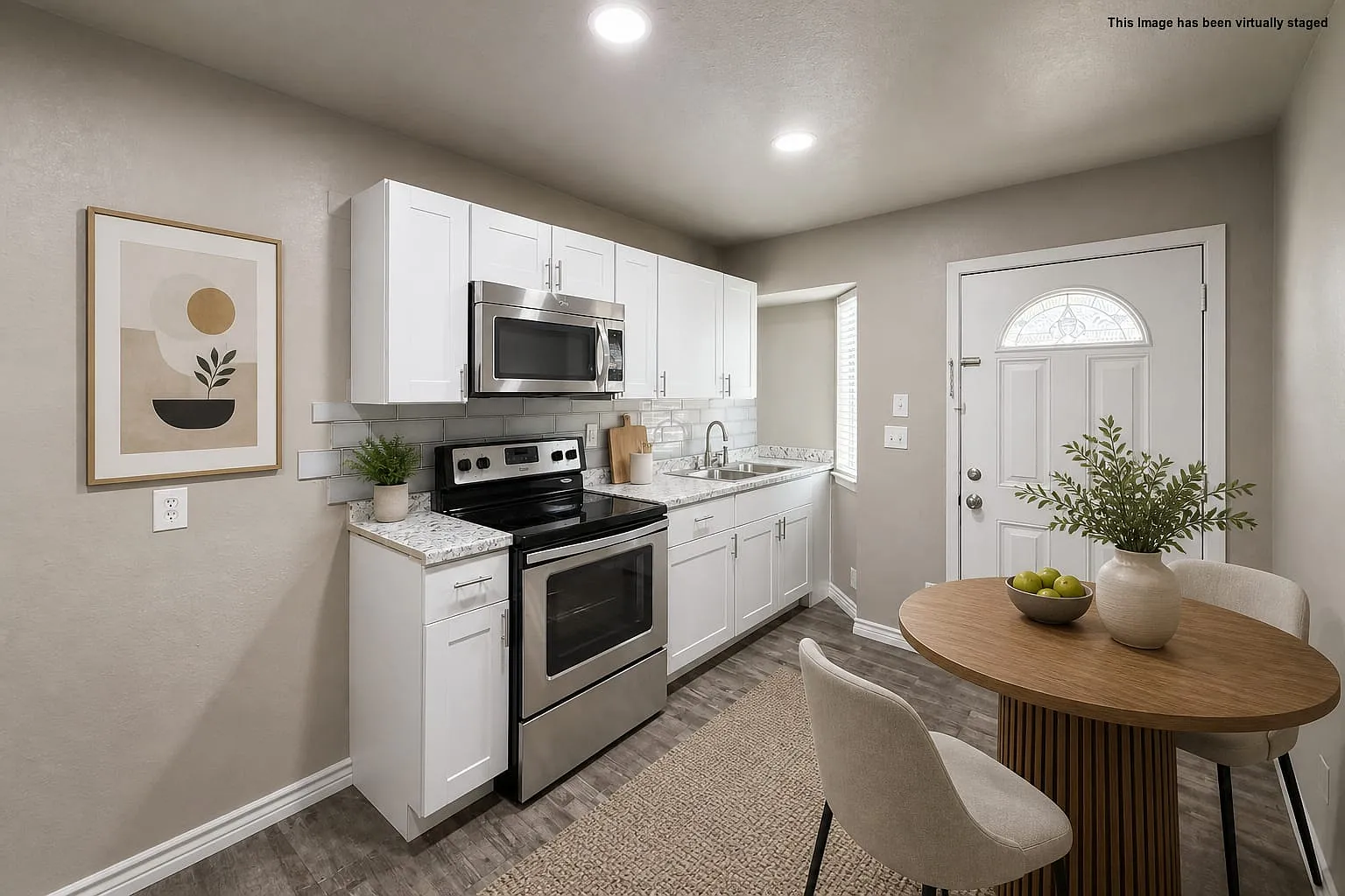 2 bed, 700 sqft, $1,900 — Photo 1