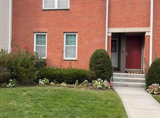 43 Greenmeadow Dr, Babylon, NY 11702
