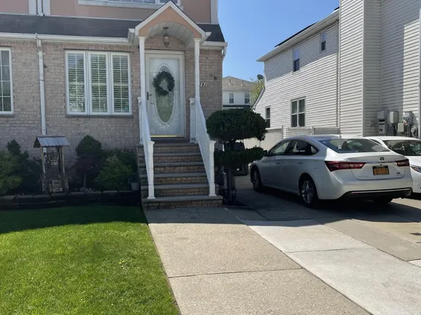 292 Candon Ave, Staten Island, NY 10309