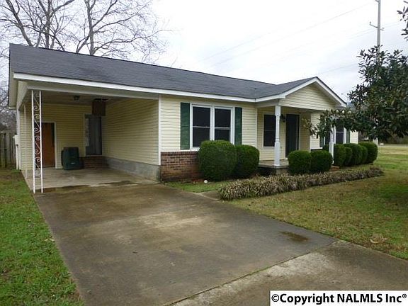 2nd image of 1500 Cobblestone Cir SE
