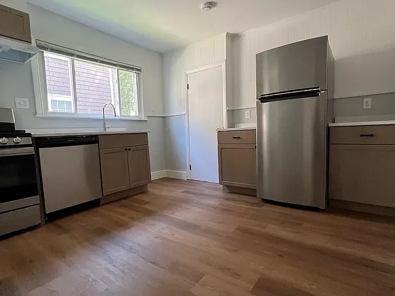 34 Thingvalla Ave #1 — Photo 3