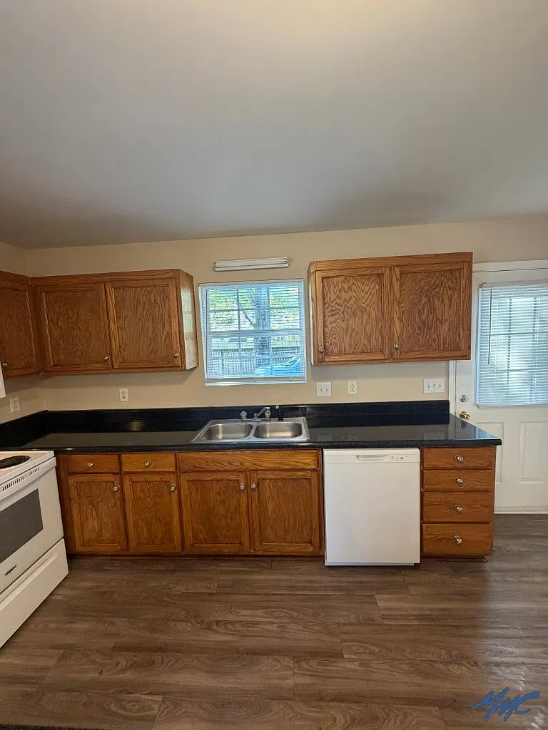 3 bed, 3.0 bath, 1750 sqft, $1,750 — Photo 4