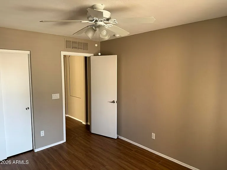 816 W Mid Way — Photo 14