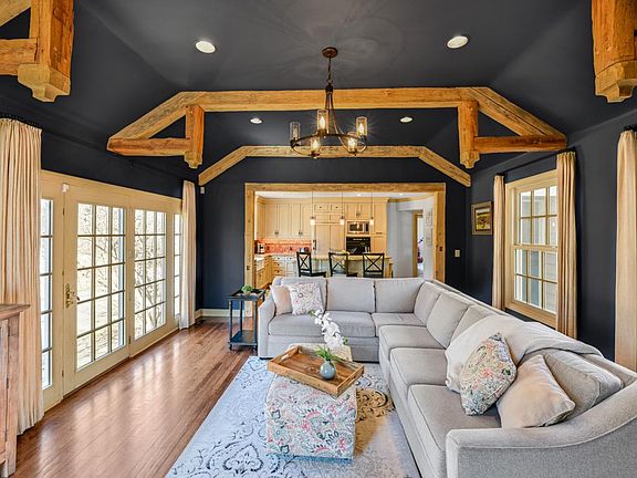 4th image of 705 West Bradley ROAD