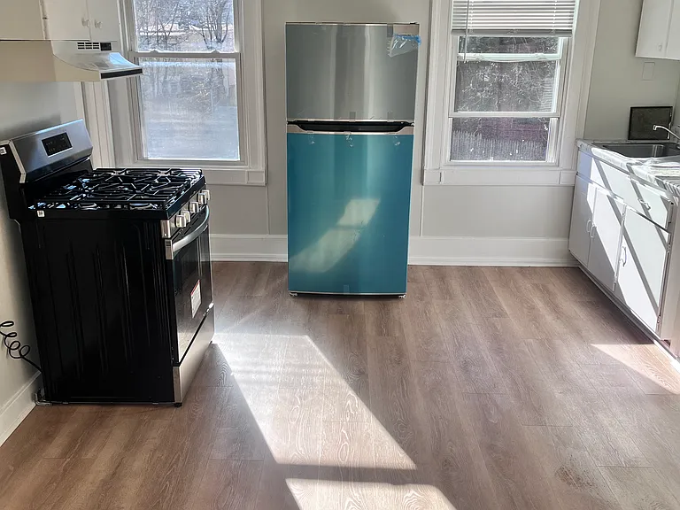 8 Mansion St #2 — Photo 1