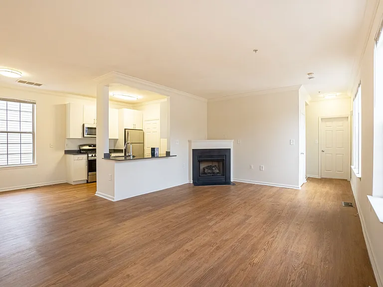 Halstead Alexandria — Photo 40
