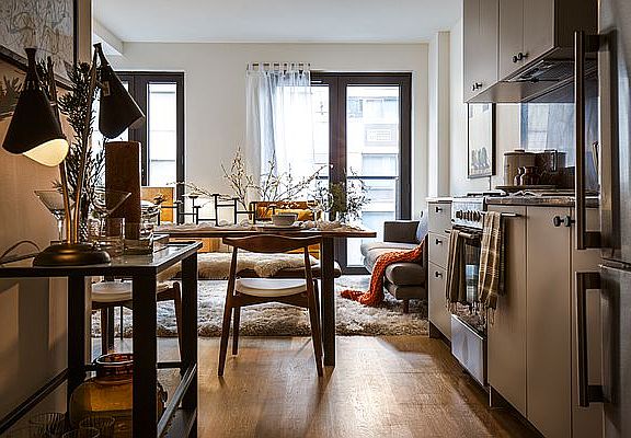 5th image of 260 Gold St #919