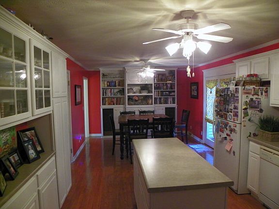 4th image of 102 Kelly Dr