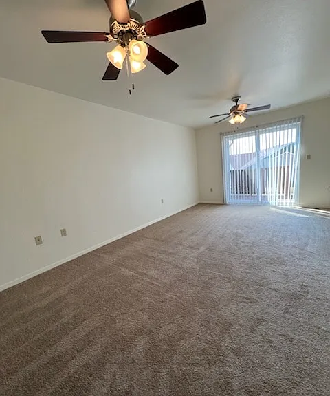 323 Norbeck Ct — Photo 5