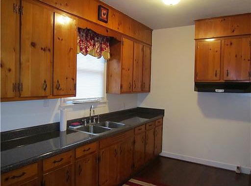 3rd image of 73 Nelson Ave