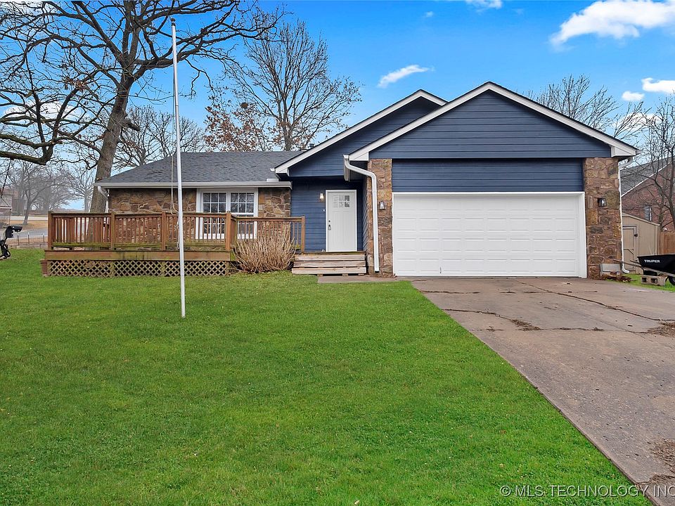 1st image of 18202 Woodcrest Ln
