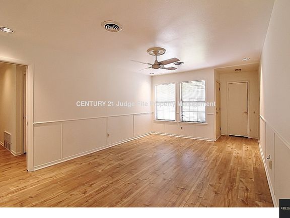3rd image of 5425 Wedgmont Cir N