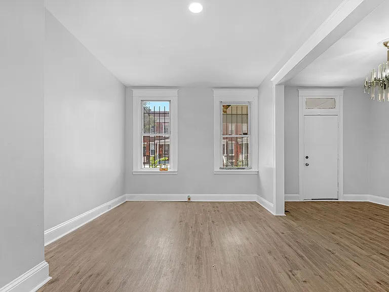 405 N Edgewood St — Photo 6