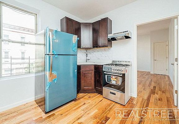 3rd image of 451 Irving Ave #2R
