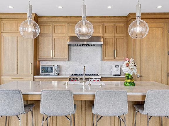 2nd image of 1111 W River Pkwy #18D