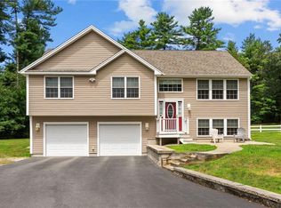 76 Lakehurst Dr, Coventry, RI 02816