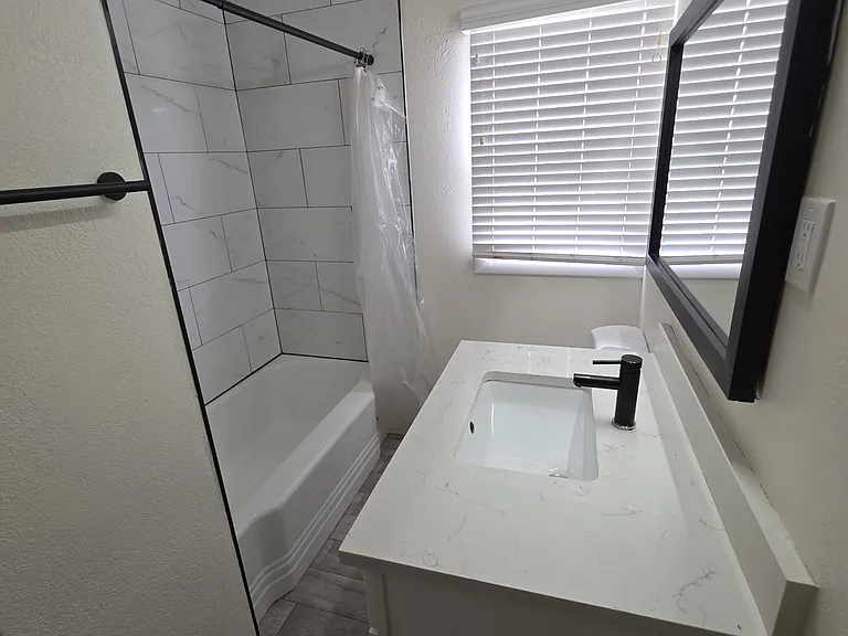 143 S Olive — Photo 9