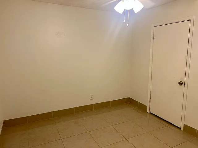 8372 Leamont Dr — Photo 22