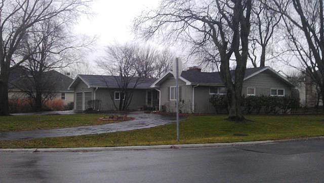 2nd image of 841 S Plainfield Rd
